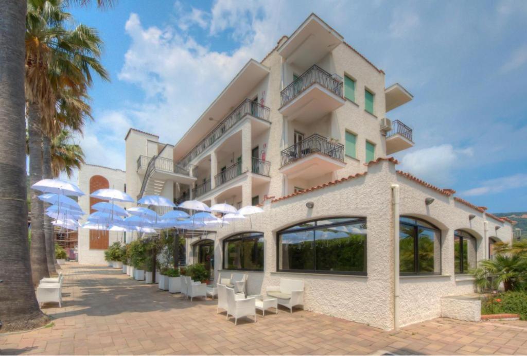 Blu Mare Apartments Pietra Ligure Ngoại thất bức ảnh